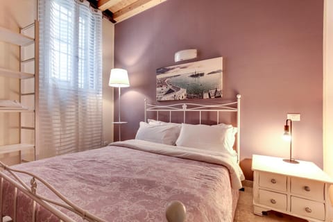 Decorative detail, Bedroom