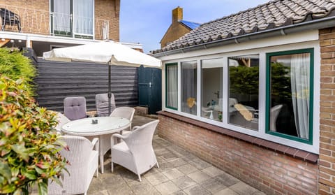 Patio, Facade/entrance