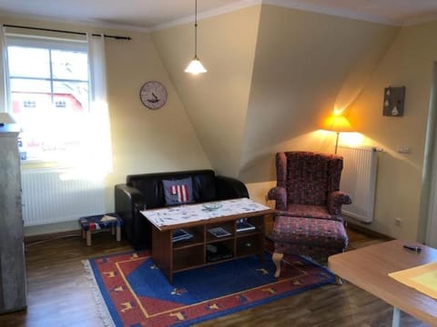 Wiesenstr_ FeWo Kirr Apartment in Zingst