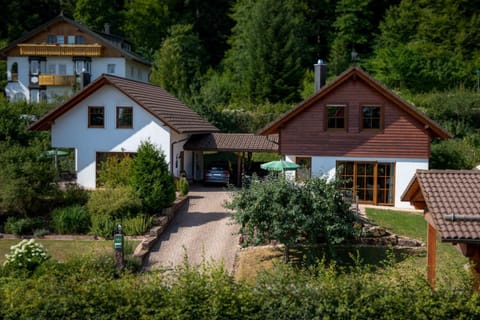 Property building, Day, Natural landscape, Garden, Garden, Garden view