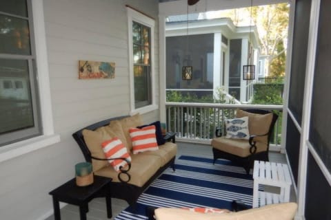7 Canton Row Apartment in Beaufort