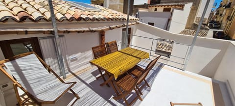 Balcony/Terrace, Dining area