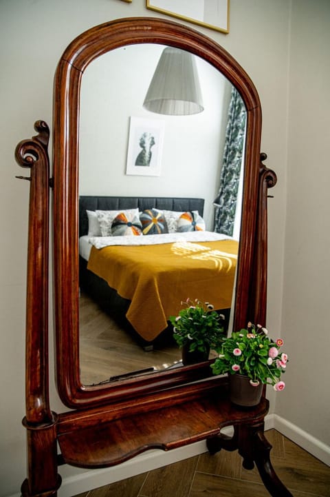 Bed, Photo of the whole room, Decorative detail, Bedroom