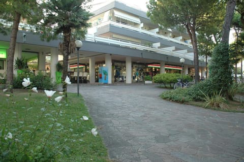 Facade/entrance, Facade/entrance, Garden