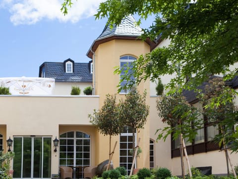 Property building, Day