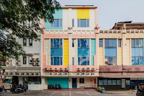 Facade/entrance