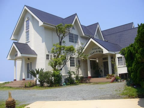 Facade/entrance, Sea view