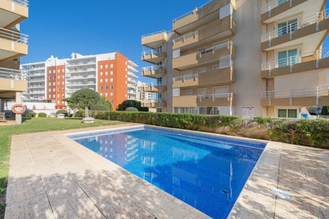 Property building, Pool view, Swimming pool, Location