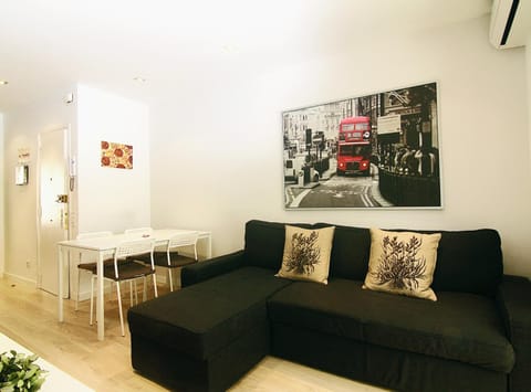 MIQUEL ANGEL - Apartments & one with private terrace Apartment in L'Hospitalet de Llobregat