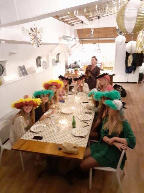 Boat Hotel SIX Rotterdam Hotel in Rotterdam