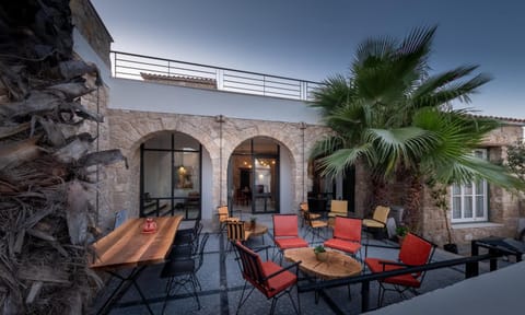 Patio, Facade/entrance