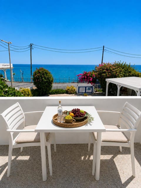 Day, View (from property/room), Balcony/Terrace, Seating area, Sea view