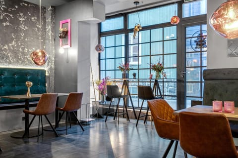 Lounge or bar, Seating area