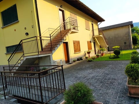 Alex's home 2 Apartment in Idro