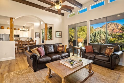 Luxury Sedona Living Remodeled with Red Rock Views! House in Sedona
