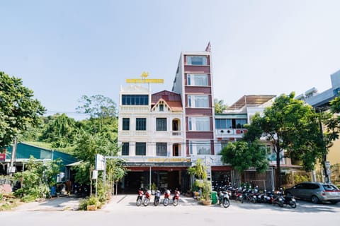 Property building, Street view, Location