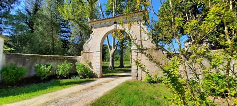 Facade/entrance, Natural landscape, Garden, Garden view