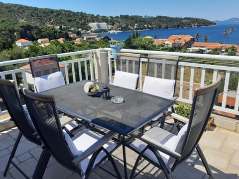 Natural landscape, View (from property/room), Balcony/Terrace, City view, Garden view, Sea view