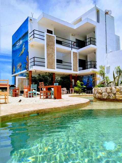 Patio, Restaurant/places to eat, Facade/entrance, Garden, Swimming pool