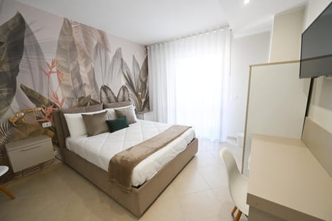 Bed, TV and multimedia, Photo of the whole room