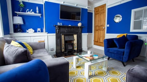 Communal lounge/ TV room, Living room, Seating area, flat iron