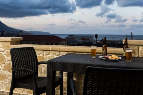 Balcony/Terrace, Mountain view, Sea view, Quiet street view
