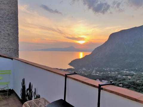 Balcony/Terrace, Balcony/Terrace, Mountain view, Sea view, Sunset