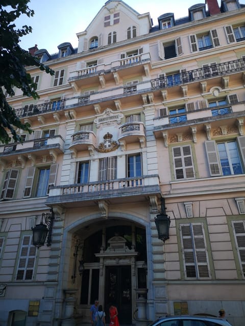 Property building, Facade/entrance