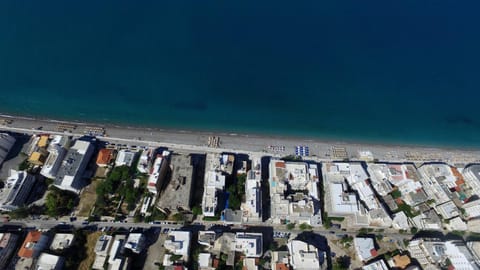 Restaurant/places to eat, Bird's eye view, Beach