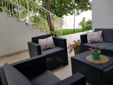 Patio, Balcony/Terrace, Seating area