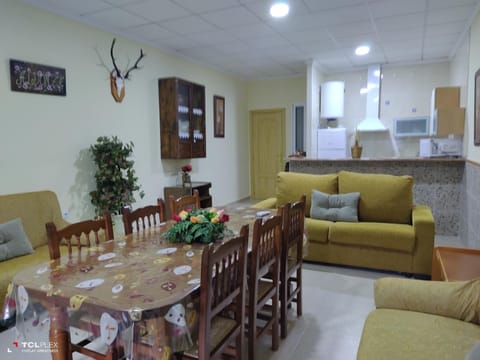 Lounge or bar, Dining area