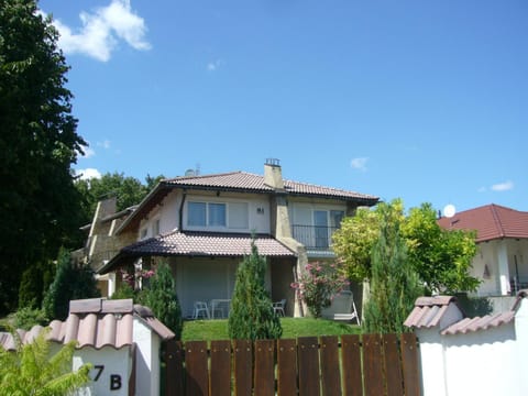 Property building, Day