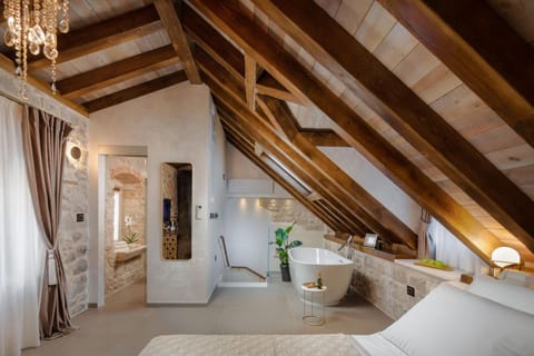 Bathroom, Bedroom, Bath
