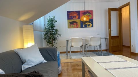 TV and multimedia, Living room, Dining area, Pets, Pets, Parking, internet