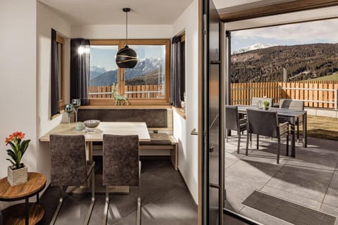 Dining area, Garden view