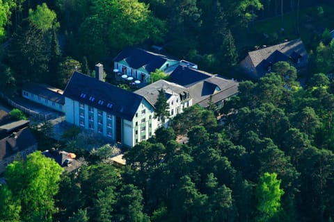 Facade/entrance, Bird's eye view