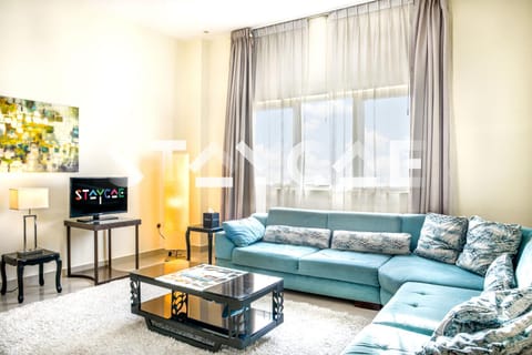 Staycae Holiday Homes - Suburbia Apartment in Dubai