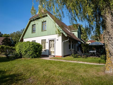 Ferienhaussiedlung Strandperlen Buchenhof 2d (Typ I) House in Wustrow