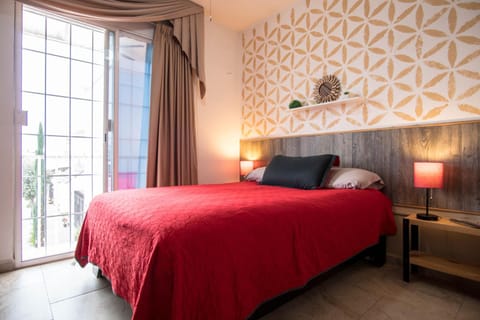 Bed, TV and multimedia, View (from property/room), Photo of the whole room, Bedroom