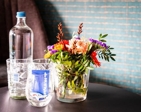 Decorative detail, Drinks