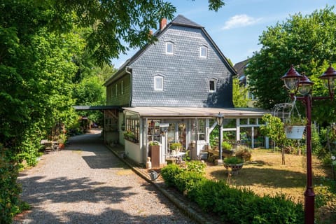 Property building, Day, Garden, Garden view