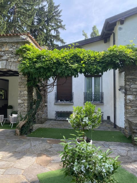 "La Selvetta" bed and breakfast Bed and Breakfast in Varese