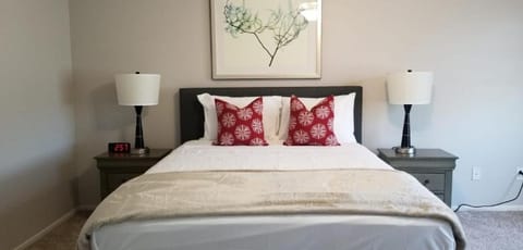 Phoenix I, Minutes to Airport and Downtown Vacation rental in Laveen Village