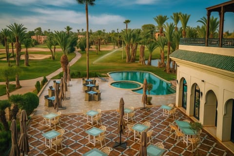 Property building, Garden, Swimming pool