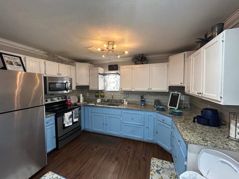 Bonne Nuit Weeki Wachee House in Spring Hill