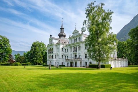 Garden, Area and facilities, Area and facilities