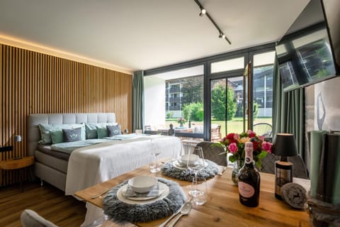 Living room, Dining area