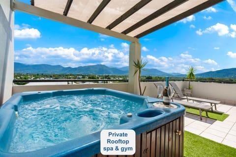 Hot Tub, Balcony/Terrace, Mountain view