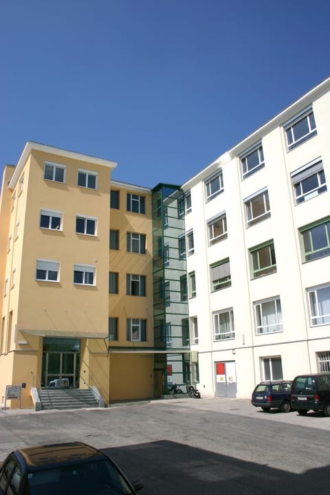 Property building, Facade/entrance
