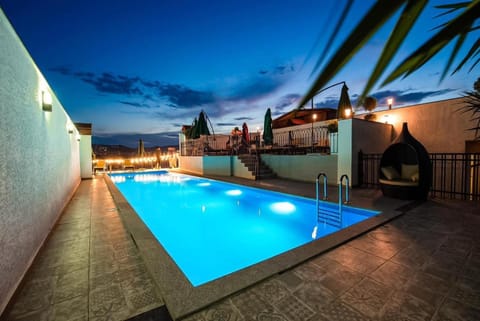 Night, Swimming pool